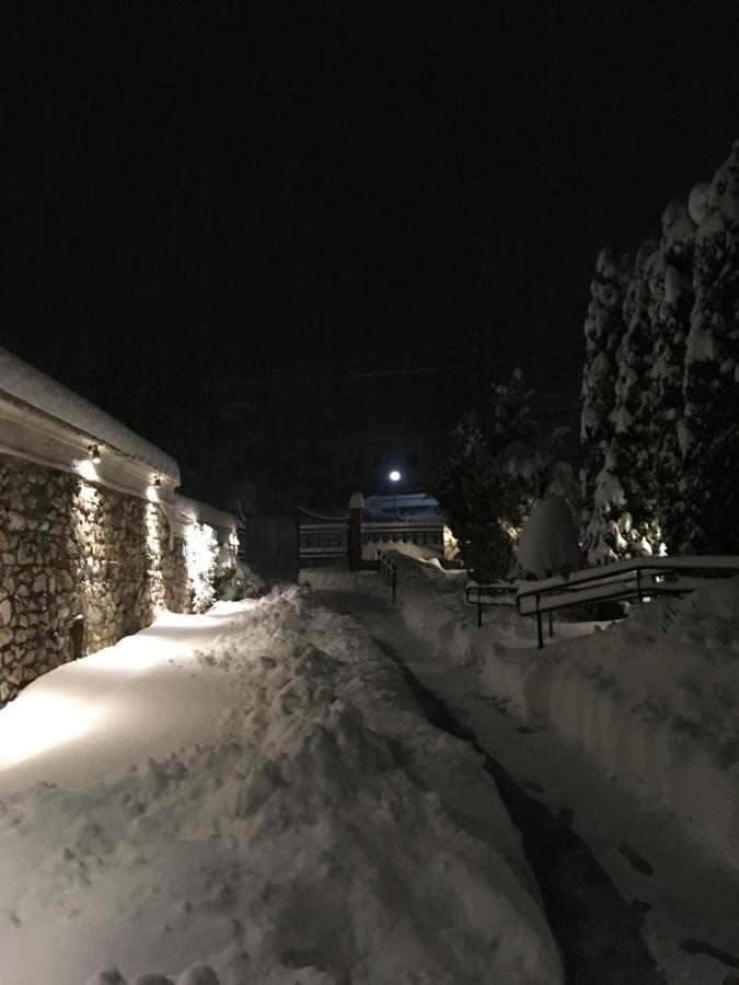 Smallhotel - Vevi Exterior photo